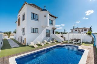 Rent House  Paseo de la alameda(chopos). Casa de alto standing en alquiler  entrada de gabia las gabias