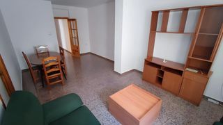 Rent Flat  Calle parra alta de cartuja. Alquiler de piso para estudiantes en san ildefonso, granada  3 d