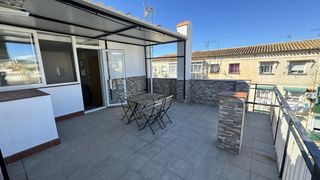 Rent Flat  Calle calle segovia. Ático a estrenar con 2 dormitorios y amplia terraza en alquiler