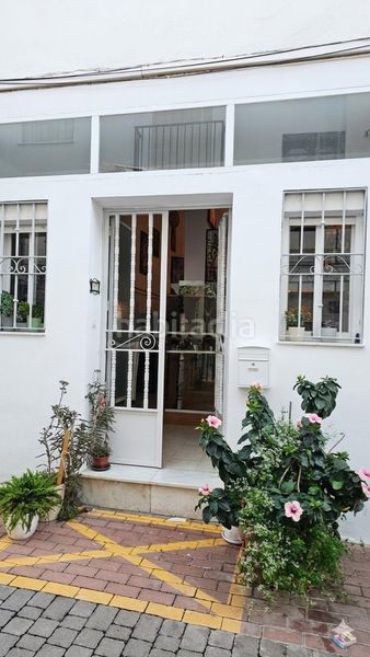 Foto d4794b9f-9003-48c2-abd4-f9ab9eb1d12d. Casa adossada a Centro Salobreña