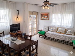 Pis  Calle geraneos. Exclusivo piso en venta en almuñécar ubicación inmejorable junto