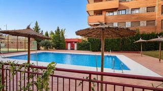 Rent Flat  Avenida de la ilustracion. Magnífico piso de 1 dormitorio en alquiler  zona zaidín  pts  re