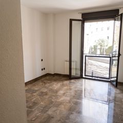 Lloguer Pis  Calle acera de san ildefonso. Piso luminoso de 3 dormitorios en alquiler en zona centro de gra