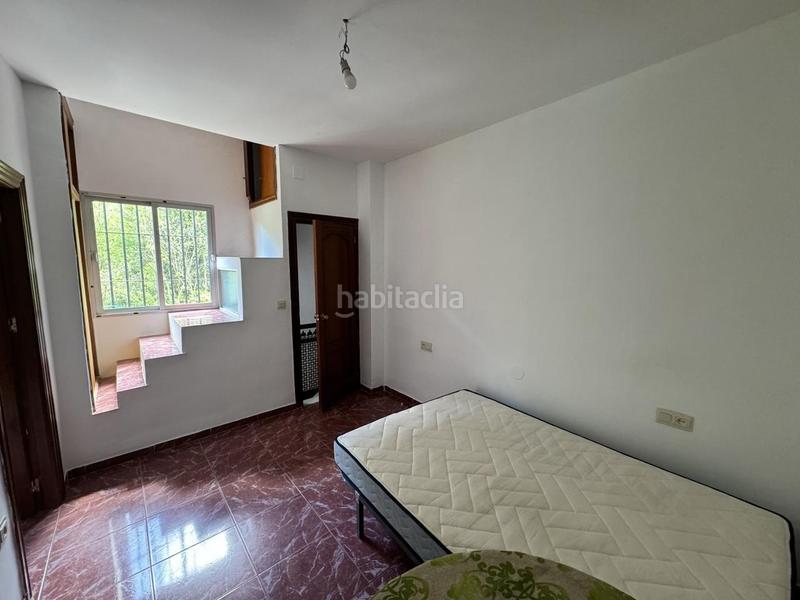 Foto a870d764-1495-45a3-a765-7f5f3e321776. Casa adosada dlr 1773 hermosa casa de dos plantas con amplias zonas verdes y acceso al río darro sacromonte en Granada