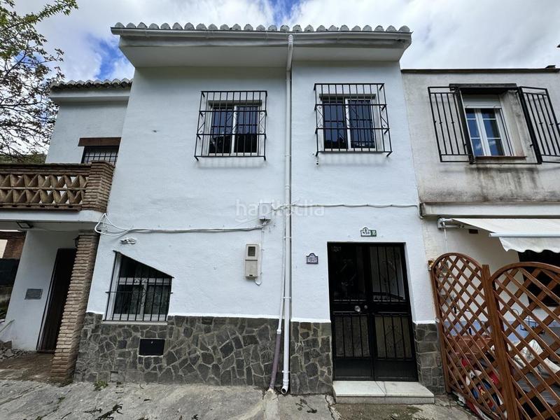 Foto ad085409-f359-46f9-899f-65d72a858410. Casa adosada dlr 1773 hermosa casa de dos plantas con amplias zonas verdes y acceso al río darro sacromonte en Granada