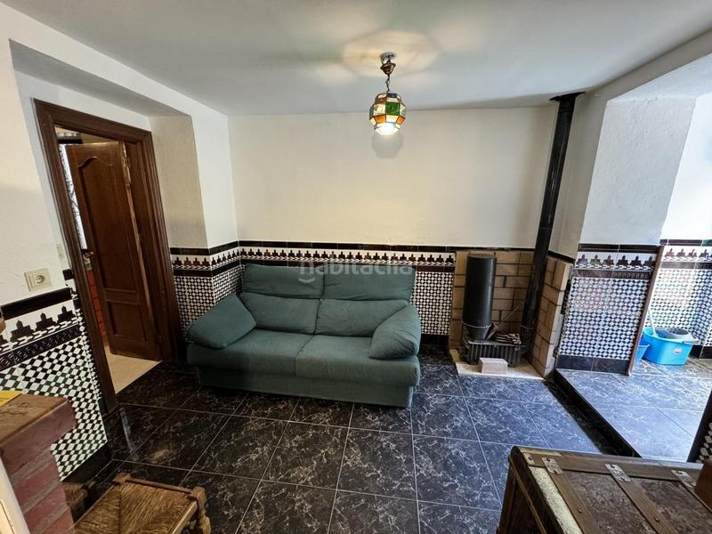 Foto edfba395-bf94-4c5e-af7a-13e85efa9aad. Casa adosada dlr 1773 hermosa casa de dos plantas con amplias zonas verdes y acceso al río darro sacromonte en Granada