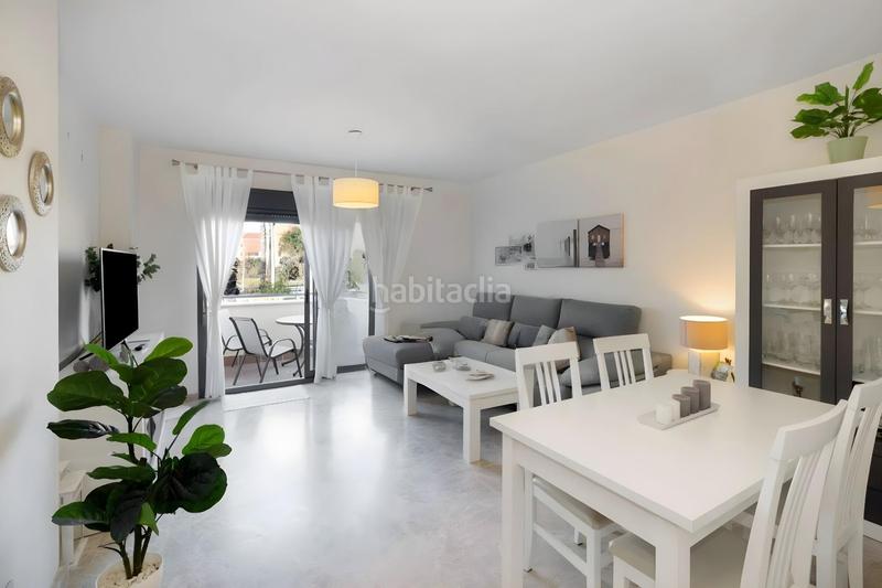Foto 2cf1a024-8691-4d26-980c-dc36109a2068. Piso  en venta en costa ballena 2 habitaciones, terraza, garaje, trastero y piscina comunitaria en Chipiona