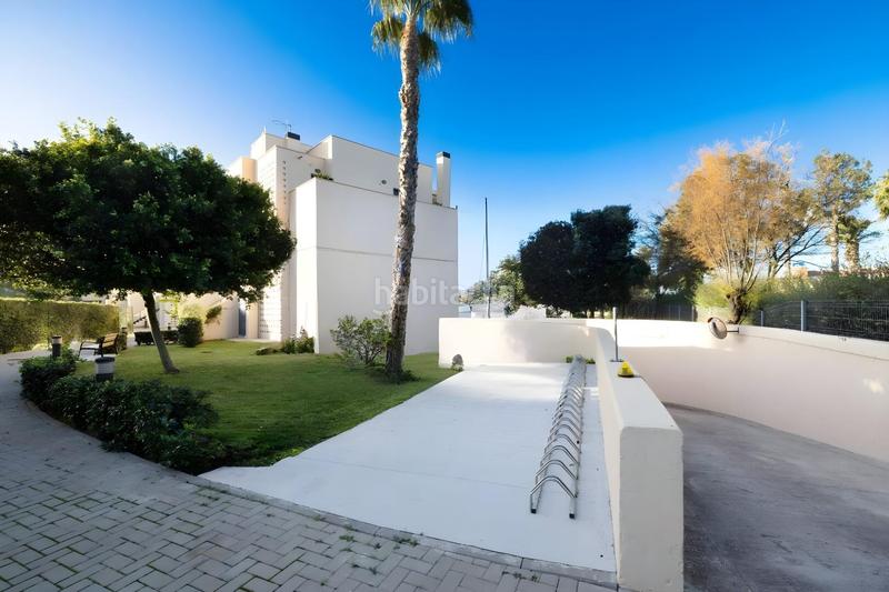 Foto 55e44e75-99be-40f2-a39c-20aff9c3ec16. Piso  en venta en costa ballena 2 habitaciones, terraza, garaje, trastero y piscina comunitaria en Chipiona
