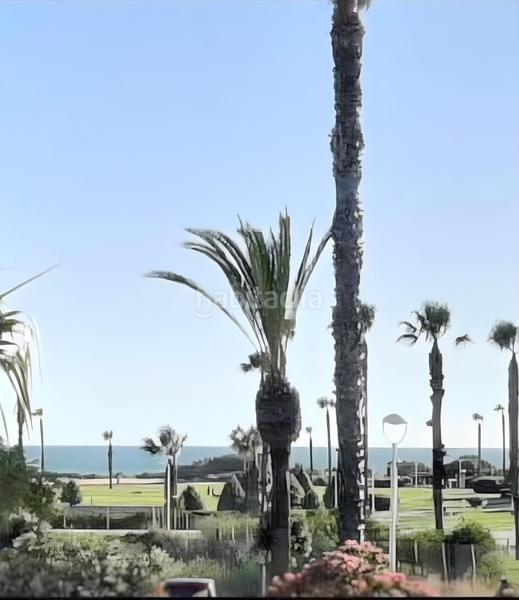 Foto a3758f29-b805-46e1-9741-8953e53a490d. Piso  en venta en costa ballena 2 habitaciones, terraza, garaje, trastero y piscina comunitaria en Chipiona
