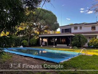 Chalet in Roda de Barà. Chalet con ubicacion excelente.