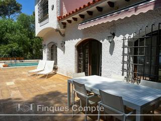Chalet in Roda de Barà. Chalet alto standing.