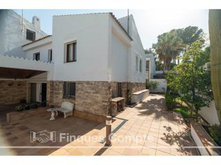Chalet in Roda de Barà. Alto standing