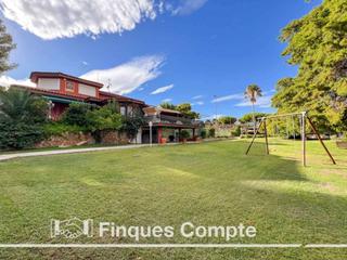 Chalet in Roda de Barà. Casa en venta en barà