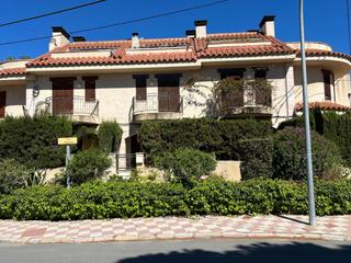 Casa  Rosella. Venta de casa en roda de berà