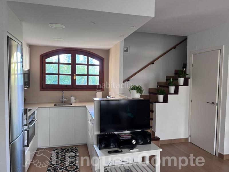 Foto bcfbaf41-0f65-49a1-9974-7185096d6d4d. Semi detached house with parking pool in Roda de Barà