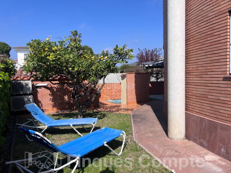 Foto 410454fb-8c90-4506-b672-319ab9c2f6d2. Chalet  en venta en roda de berà en Roda de Barà
