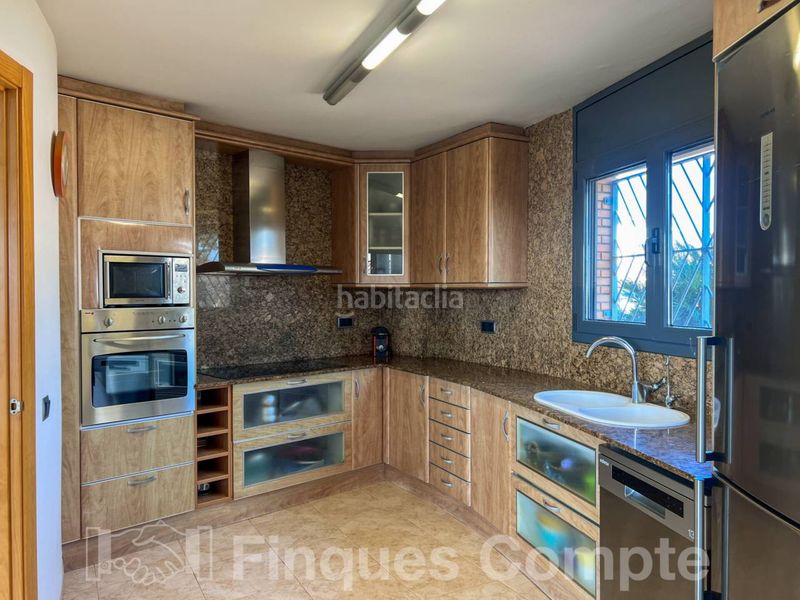 Foto 5b1e9a6a-e67c-4c66-a001-fcc0a05f6f02. Chalet  en venta en roda de berà en Roda de Barà