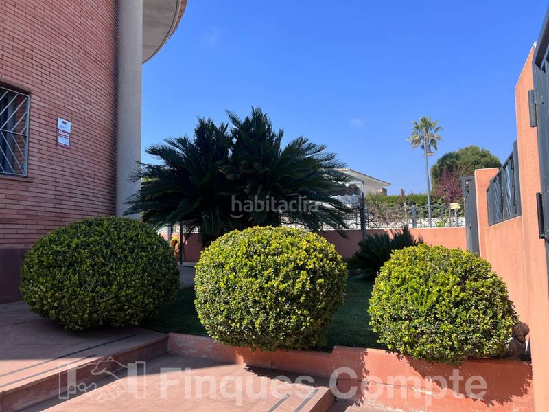 Foto 605c980f-1a35-4161-a4ee-aa536a3ceed5. Chalet  en venta en roda de berà en Roda de Barà
