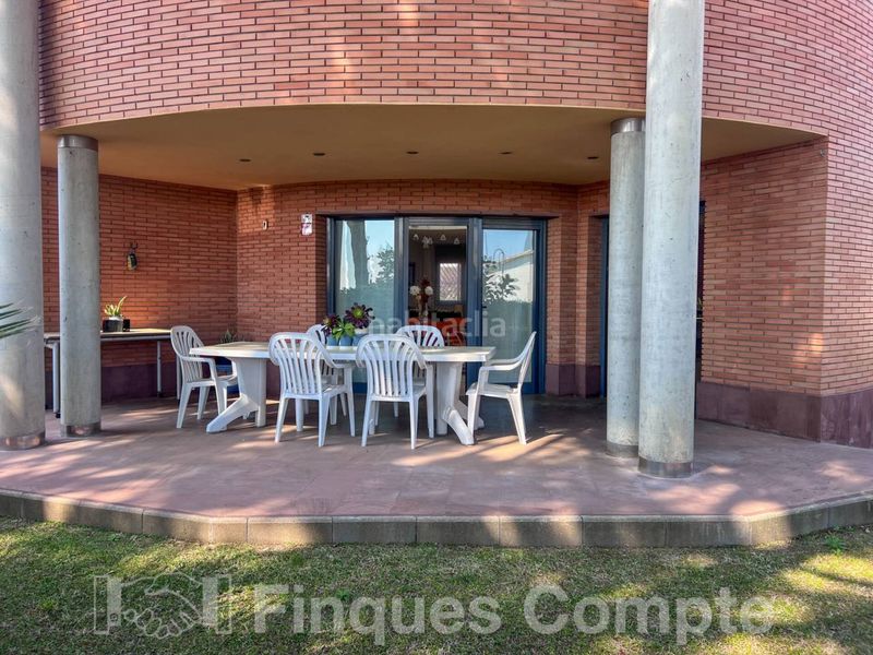 Foto 6a2b5f0a-bd1d-4759-b286-160b1172afb3. Chalet  en venta en roda de berà en Roda de Barà