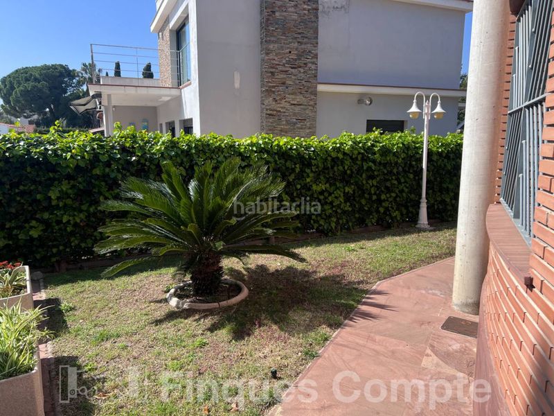 Foto 6da9cfb4-e983-48b2-af65-eb649b5eec1f. Chalet  en venta en roda de berà en Roda de Barà