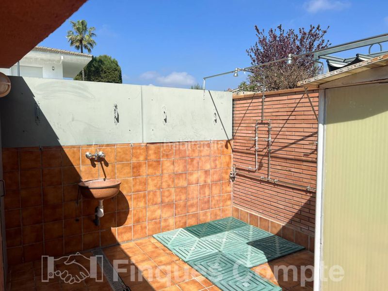 Foto ba44f269-6ec4-412c-b34a-3e635fdf48df. Chalet  en venta en roda de berà en Roda de Barà