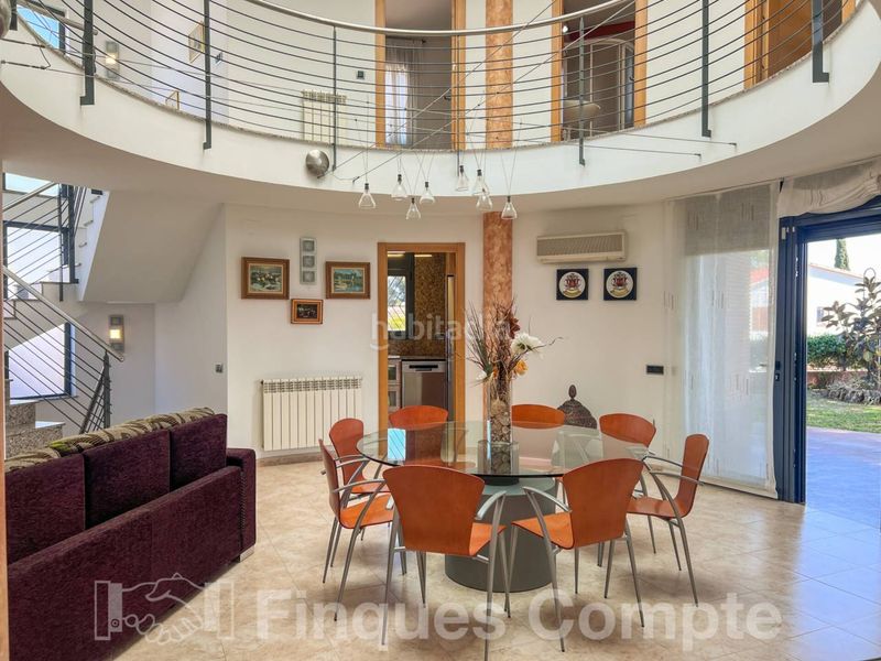 Foto bf2af0d2-153b-42e5-88f6-bb14a4792c26. Chalet  en venta en roda de berà en Roda de Barà