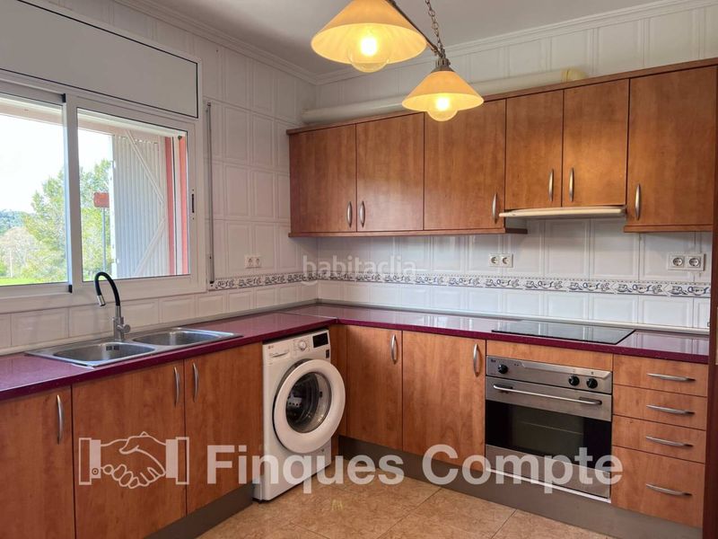 Foto ef1c1e50-5f75-421e-9123-c496f23a9696. Casa adossada amb calefacció aparcament a Bonastre