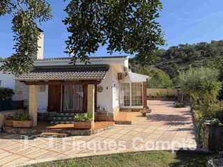 Chalet  Calle meritxell. Chalet en venta en roda de berà