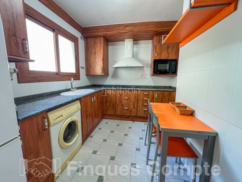 Foto a258bf5d-cdf4-415b-9df9-bbf5c9029b2c. Casa adossada amb calefacció aparcament a Roda de Barà