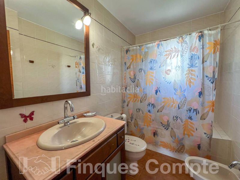 Foto c995e2c7-5fb6-40bf-bfa5-71b4e4e54bdc. Casa adossada amb calefacció aparcament a Roda de Barà