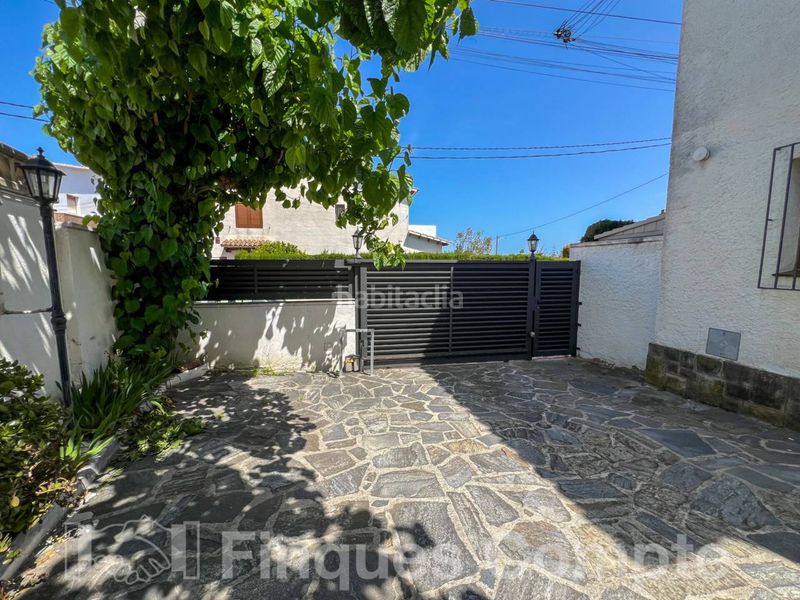 Foto f6736608-0c4b-4bdf-aa7e-45df8086b4b3. Casa adossada amb calefacció aparcament a Roda de Barà
