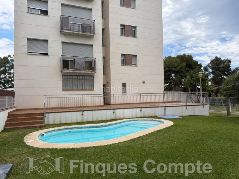 Foto 463bda12-b596-435b-ba27-98e4c362b082. Apartament amb aparcament piscina a El francas Coma-ruga