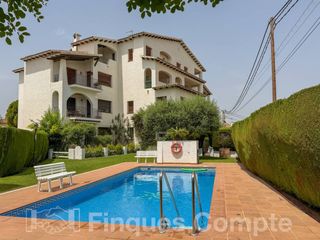 Apartment  Calle vallespir. Apartamento en venta en roda de berà