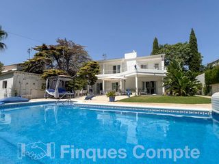 Chalet  Pasaje tarragona. Una villa donde reina la paz