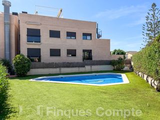 Appartement  Calle torredembarra. Una planta baja muy práctica