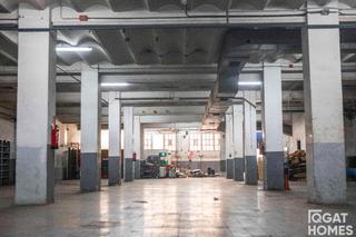 Bâtiment à usage industriel  Cerdamyola. Nave industrial  almacén vehículos en  sant cugat del vallés