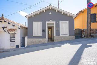 Maison à Moreneta montserrat 17. Acogedora casa en colonia montserrat a reformar.