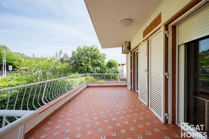Foto 1868f2c9-35c1-45c7-a808-42f2e057c72a. Casa con parcheggio piscina in Golf-Can Trabal Sant Cugat del Vallès