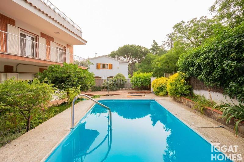Foto 3c7eacd4-a8b3-4ac3-9eda-51a542d4ad1c. Casa con parcheggio piscina in Golf-Can Trabal Sant Cugat del Vallès