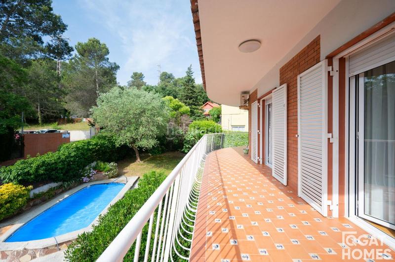Foto c247e319-7113-4f98-a1a7-3b6aecdbf622. Casa con parcheggio piscina in Golf-Can Trabal Sant Cugat del Vallès