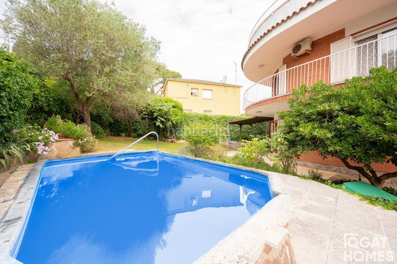 Foto d35e4be8-ee50-4be4-b055-0a0482bee330. Casa con parcheggio piscina in Golf-Can Trabal Sant Cugat del Vallès