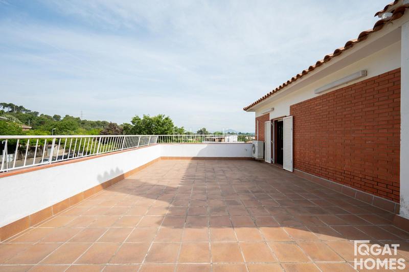 Foto fb3683d8-fb2f-4ea1-9368-2e5180655f8d. Casa con parcheggio piscina in Golf-Can Trabal Sant Cugat del Vallès