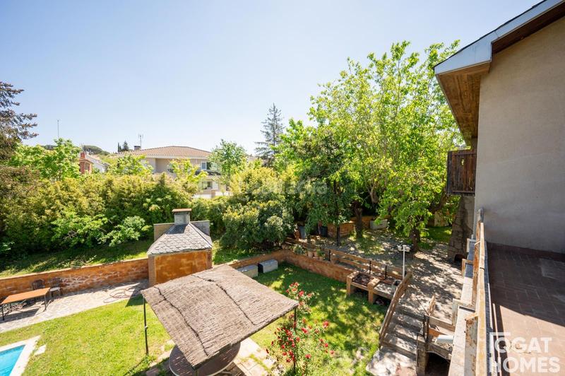 Foto 1f988149-1c90-4989-b1b0-b25069ca16e6. Chalet mit parking pool in Mira-sol Sant Cugat del Vallès