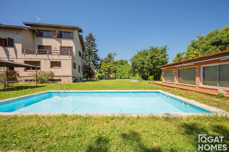 Foto a94e13ba-73fe-4854-96b5-a7961d608e24. Chalet mit parking pool in Mira-sol Sant Cugat del Vallès