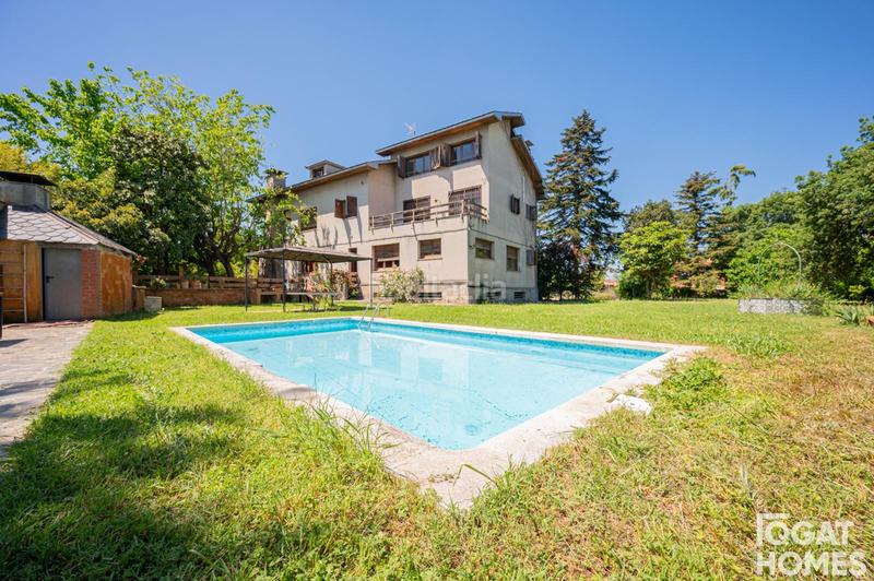 Foto d3211b8a-ad41-4845-a1e2-e80e9b0ac82f. Chalet mit parking pool in Mira-sol Sant Cugat del Vallès