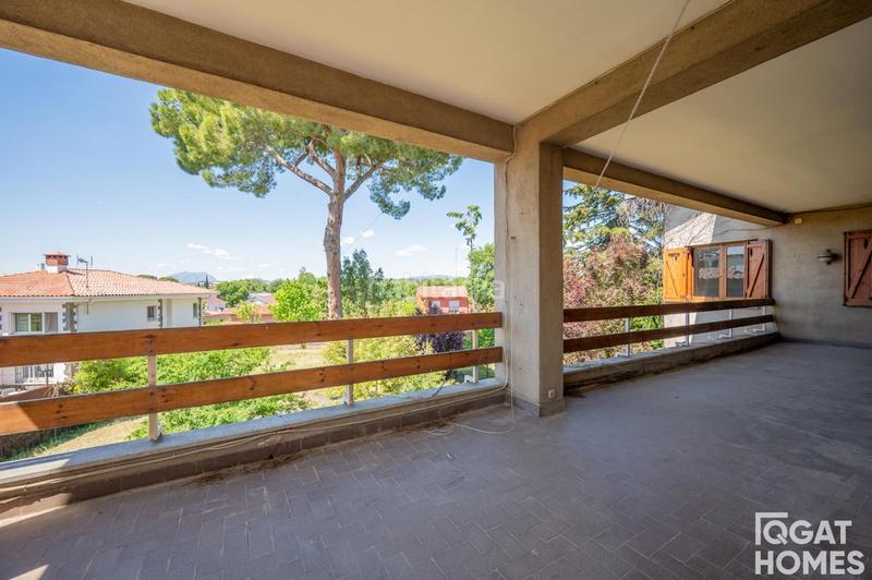 Foto d9e0d1f0-7336-46f2-9a42-ea6c577b9c34. Chalet mit parking pool in Mira-sol Sant Cugat del Vallès