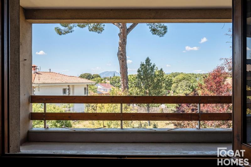 Foto f99d5ad9-e83a-4555-8922-a0a2e7315596. Chalet mit parking pool in Mira-sol Sant Cugat del Vallès