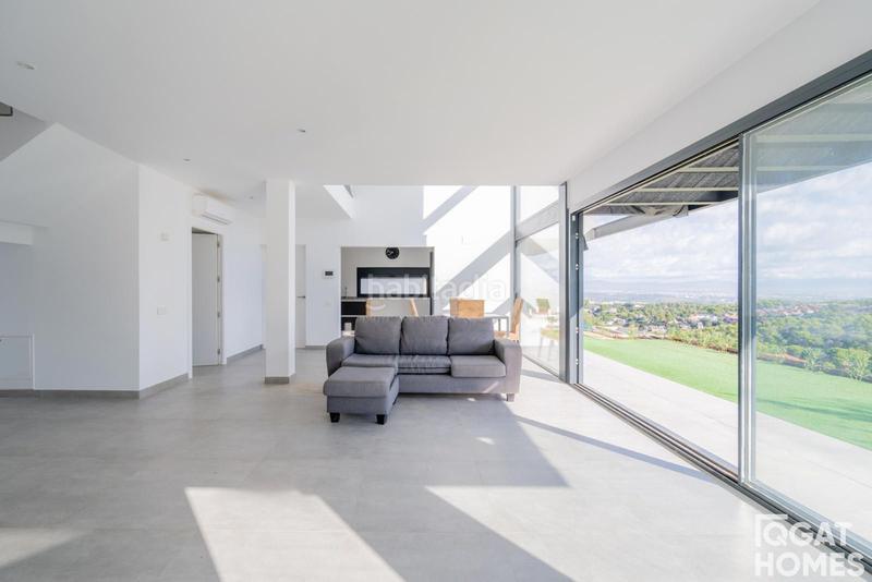 Foto a3cd9ce2-f18a-4d3c-a08a-b99a2ded1b85. Chalet with parking pool in La Floresta Sant Cugat del Vallès