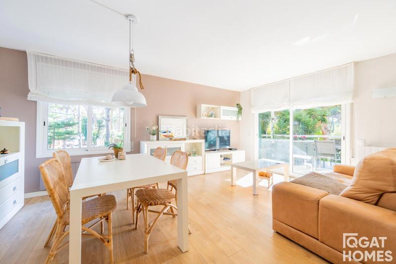 Foto 1caa2171-d030-4e37-b052-d59f6342736e. Pis amb calefacció aparcament piscina a Gava Mar Gavà