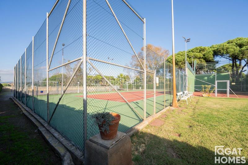 Foto e44d30b5-dafa-465b-a200-b4d84d9a11fe. Pis amb calefacció aparcament piscina a Gava Mar Gavà